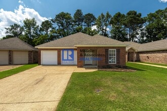 Building Photo - 629 Westhill Rd