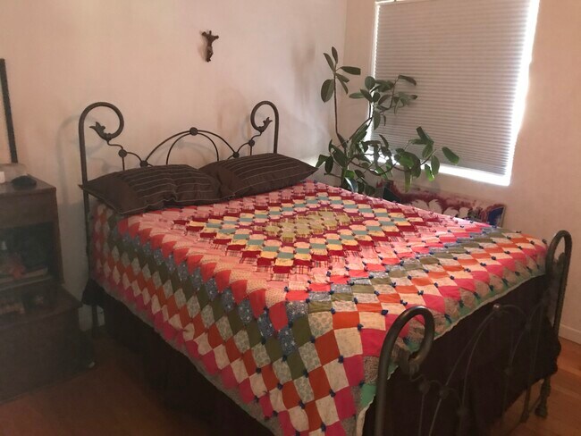 Bedroom 1 - 1426 Allesandro St