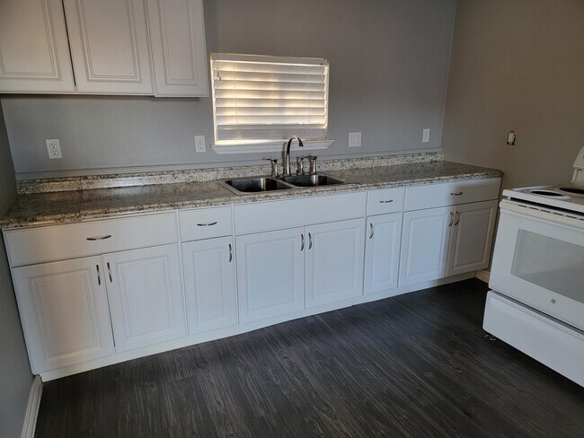 Foto del edificio - 6302 Jackson Rd