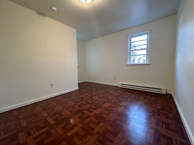 Building Photo - Single Family 2 Bedroom in Allentown Avail...