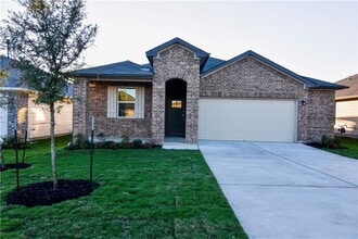 Building Photo - 117 Rochester Ln