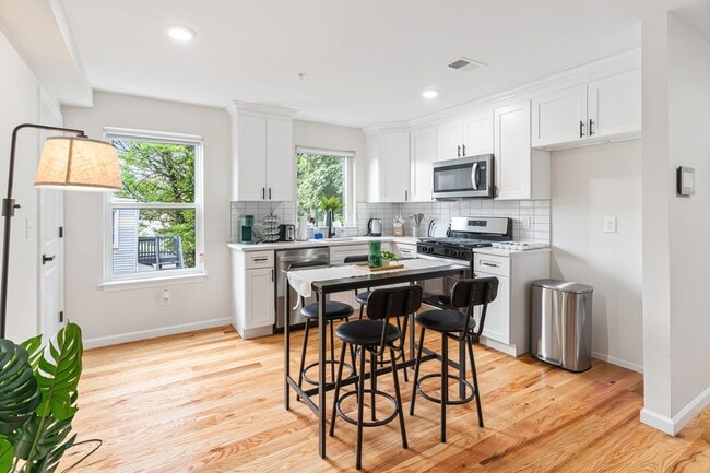 Photo - 549 S Orange Ave Apartment