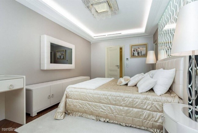 Foto del edificio - 2 br, 3 bath Condo - 121 N Almont Dr Apt 303