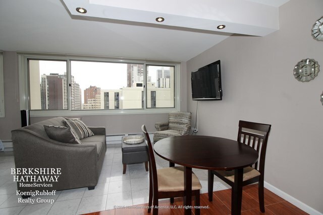 Foto del edificio - 1344 N Dearborn St