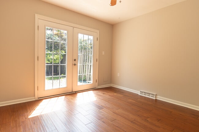 Foto del edificio - 6558 Gildar St