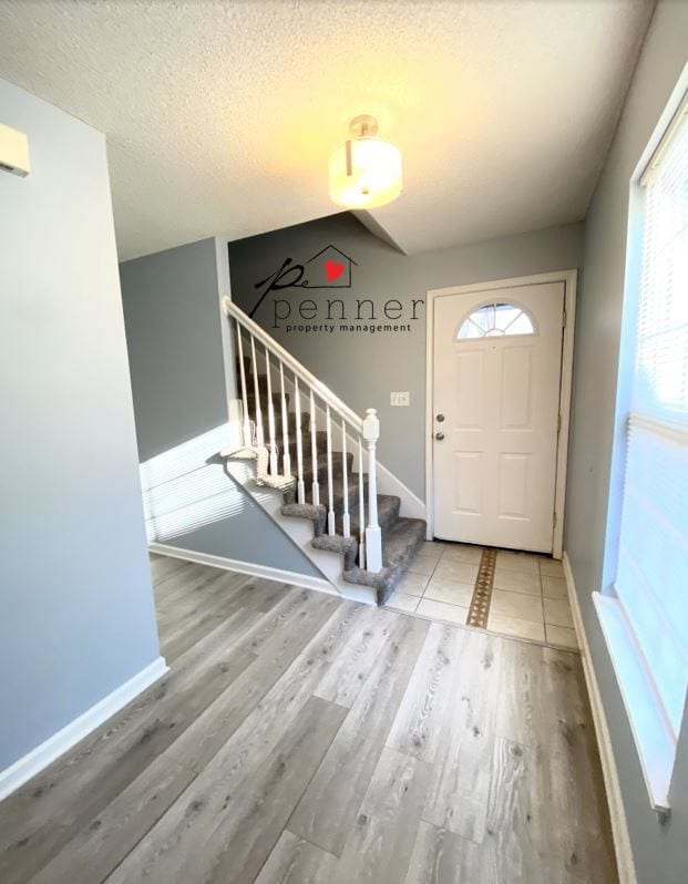 Building Photo - 707 NE Swann Cir