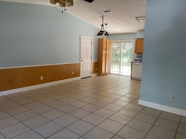 Building Photo - 140 Pelican Rd