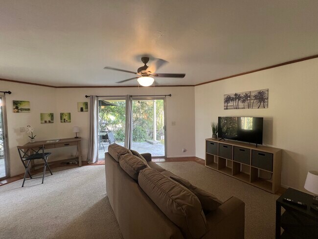 Foto del edificio - 76-6127-6127 Royal Poinciana Way