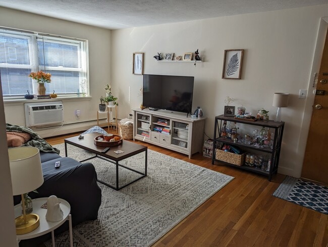 Foto del edificio - 11 Commonwealth Ct