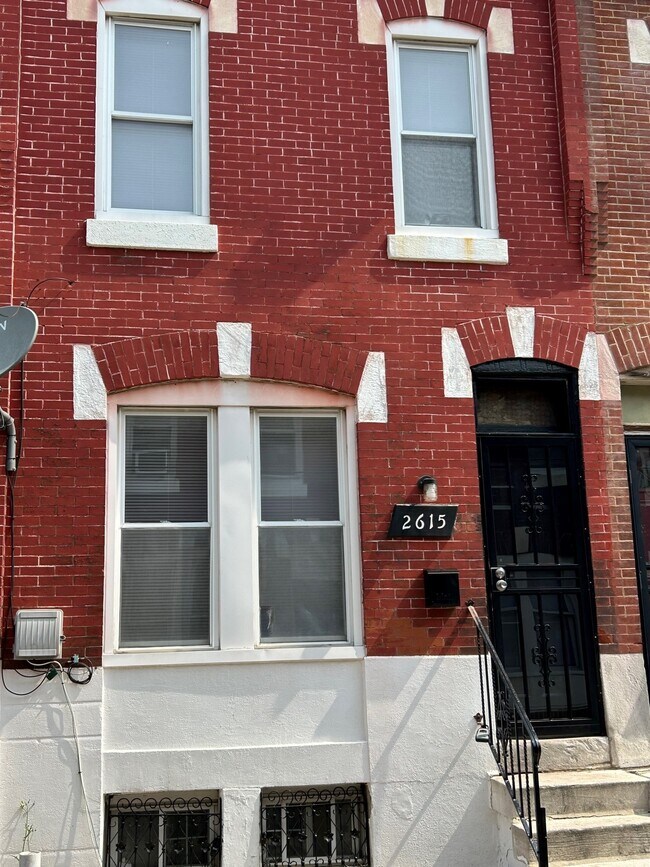 Building Photo - 2615 W Silver St