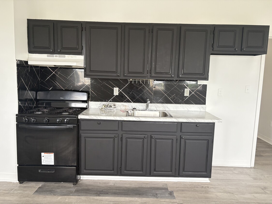 264 1st St 6 - 272 1st St