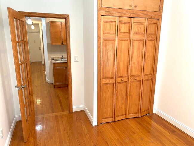 Foto del edificio - Sunny 2 Bed | East 7th Street, East Village