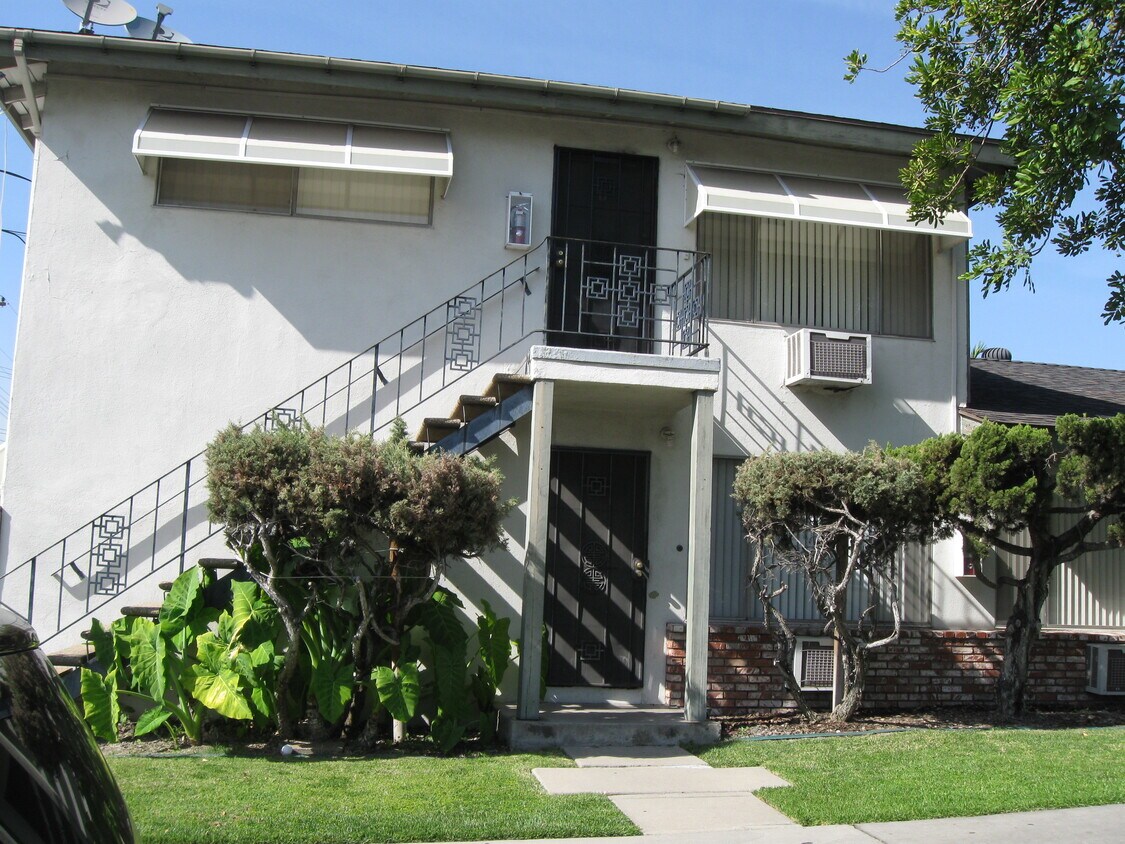 Front or apartment unit - 12429 Breezewood Dr