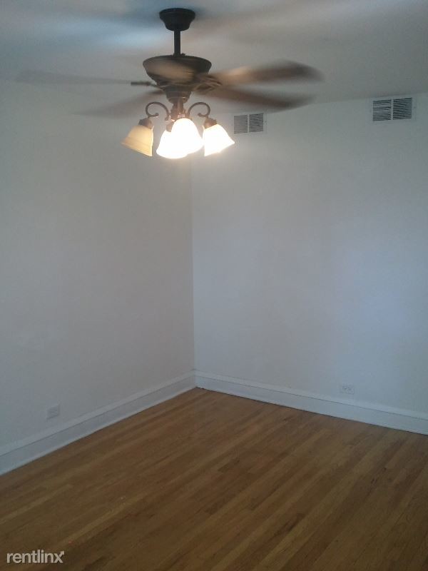 Foto del edificio - 4872 W Homer St