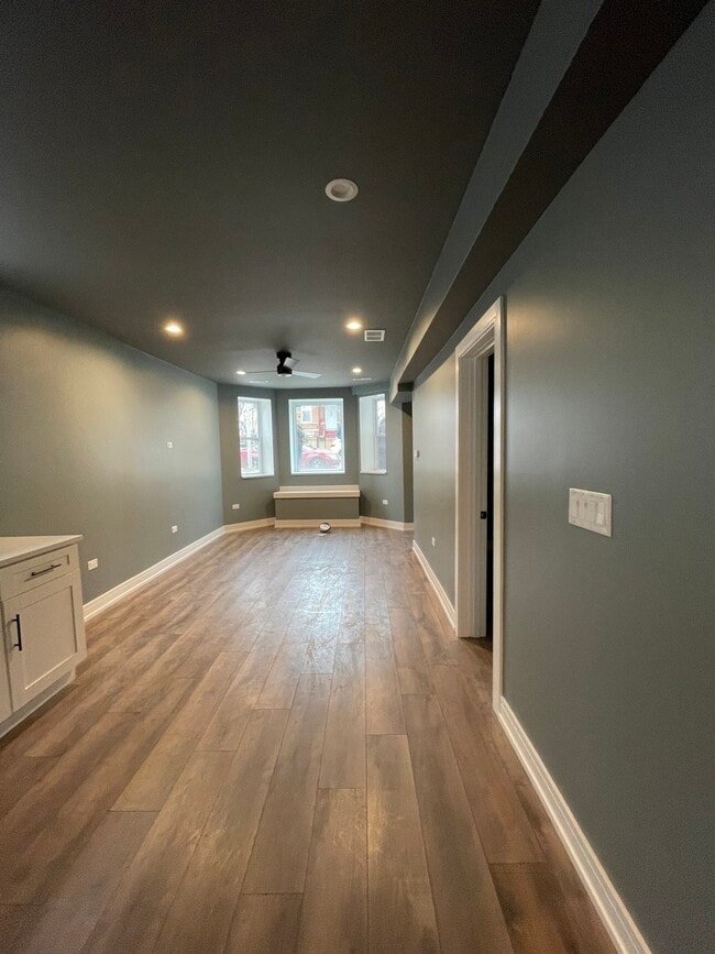 Foto del edificio - 1531 S Harding Ave