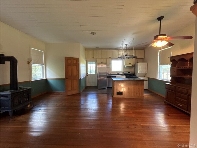 Building Photo - 135 Rudd Pond Rd