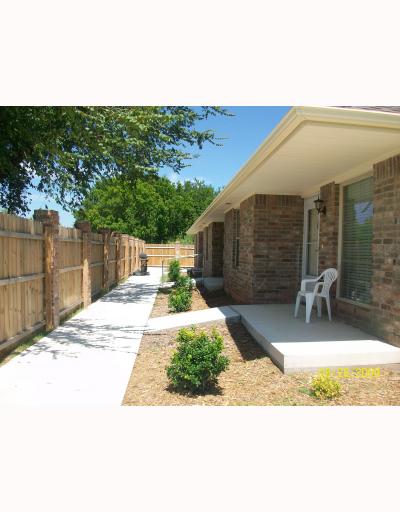  - 305 NE 3rd St