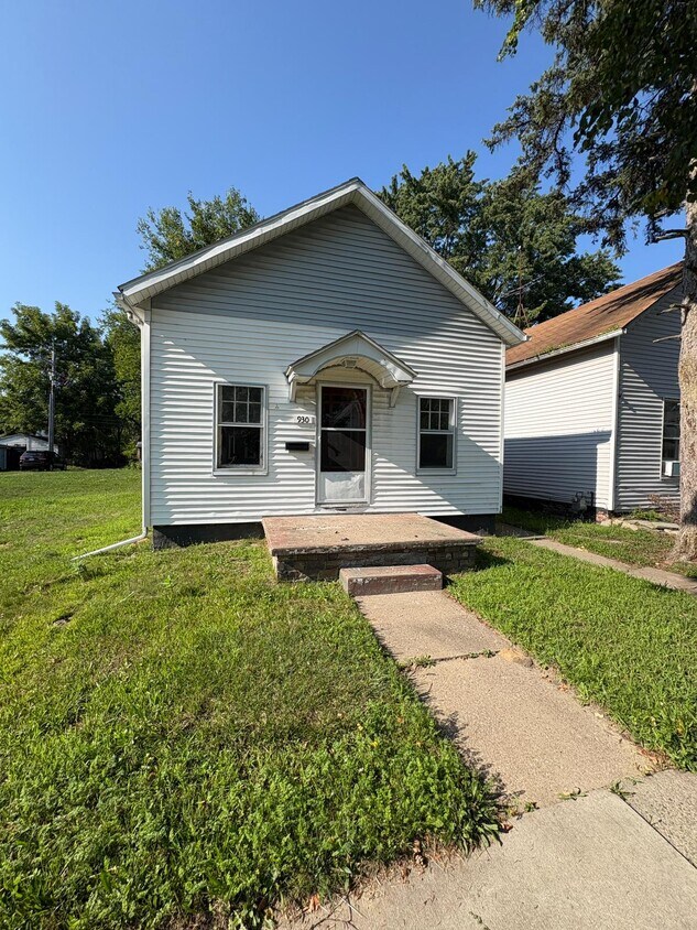 Foto principal - 930 Colburn St