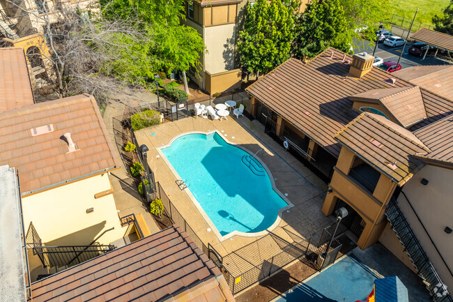Swimming Pool - Copperstone Village