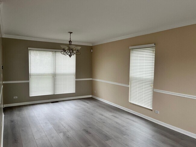 Foto del edificio - 468 Columbine Ln