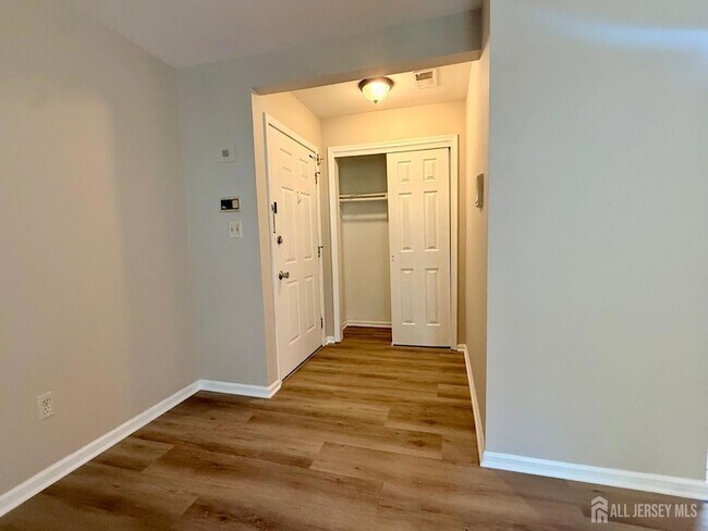 Foto del edificio - 902 Woodhaven Dr