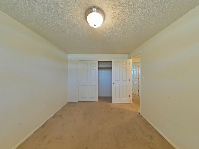 Building Photo - 2 Bedroom Duplex ~ Albany ~ Pet Friendly