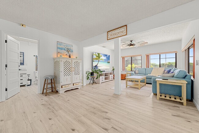 Foto del edificio - 1075 SE Coral Reef St