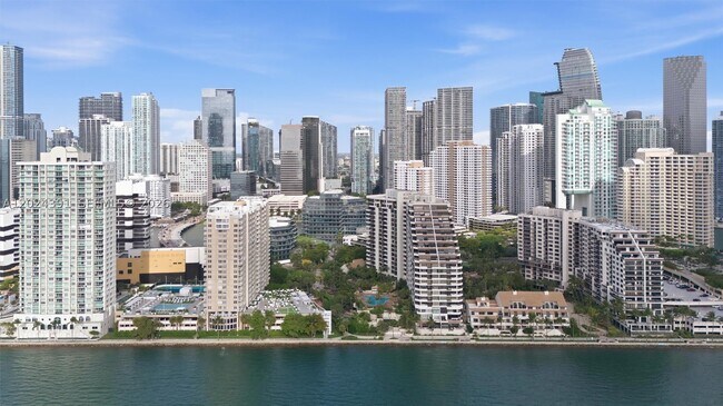 Foto del edificio - 520 Brickell Key Dr