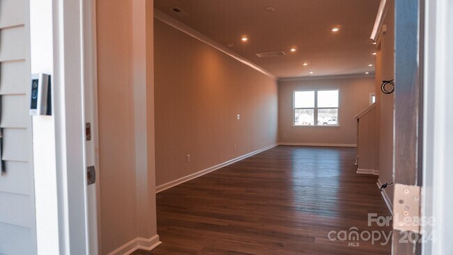 Foto del edificio - 3136 Hutton Garden Ln