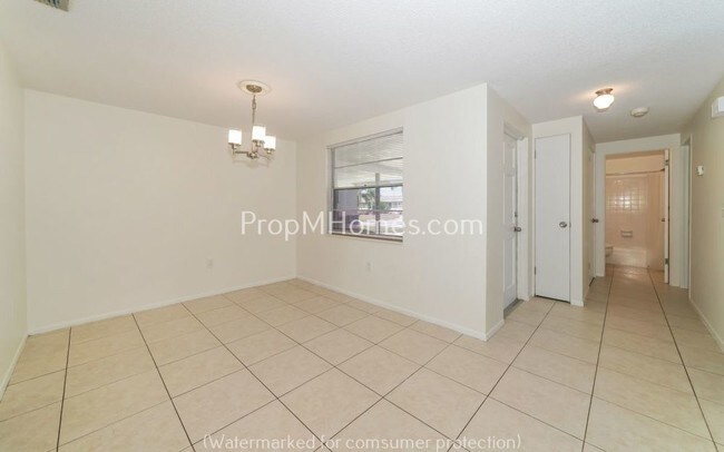 Building Photo - 3701 Villa Franca Ave