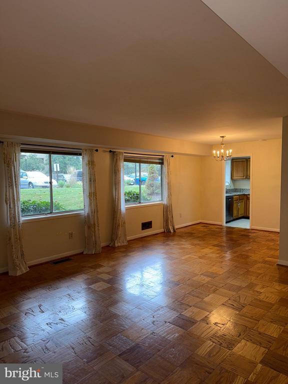 Building Photo - 10613 Montrose Ave