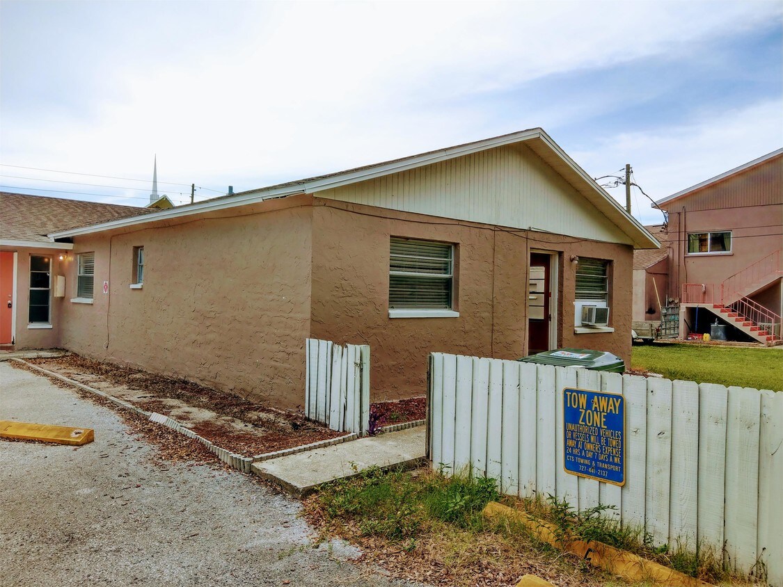 Primary Photo - 1736 Tioga Ave