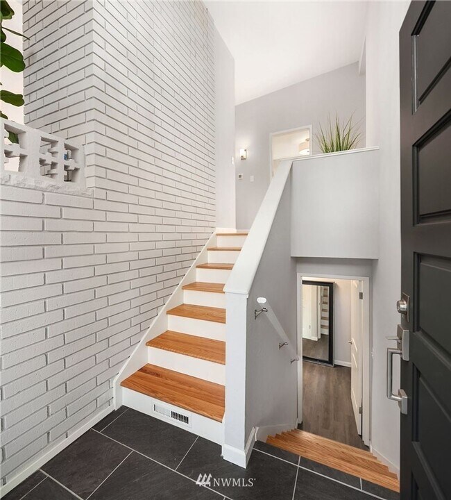 Foto del edificio - Stylish Mid-Century Modern Retreat | 3BR, ...