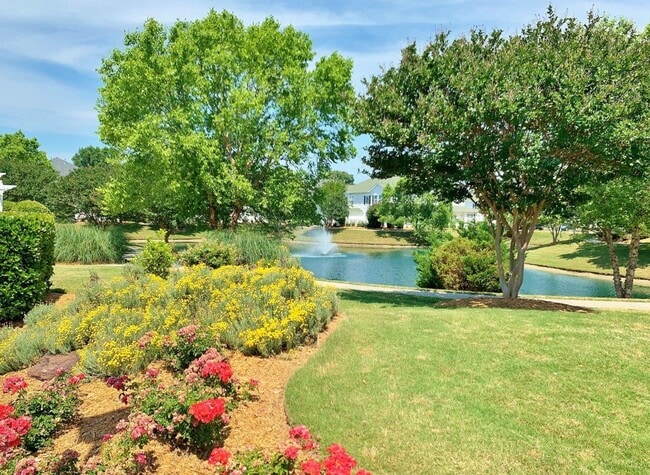 Building Photo - 3-Bedroom Condo In Ridgely Manor!! Ready 1...