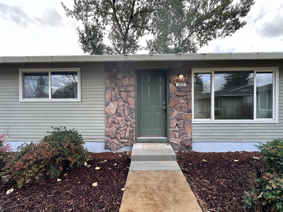 Primary Photo - Wood Village Duplex