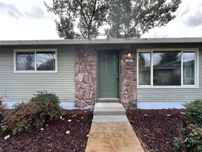 Building Photo - 1303 NE 238th Dr