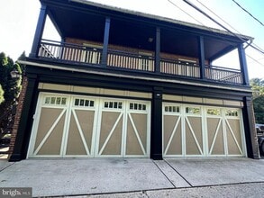 Building Photo - 130 Flower Ln
