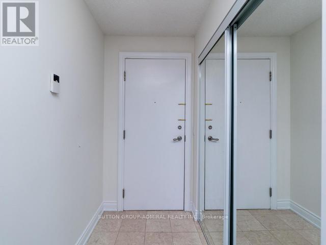 Building Photo - 15 Greenview Ave