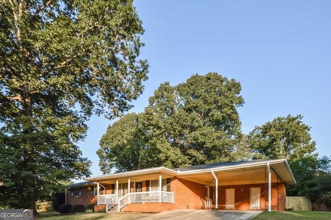 Building Photo - 10803 Mallard Dr