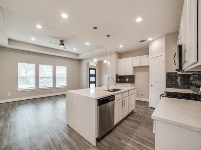 Building Photo - 4122 Baker Ave