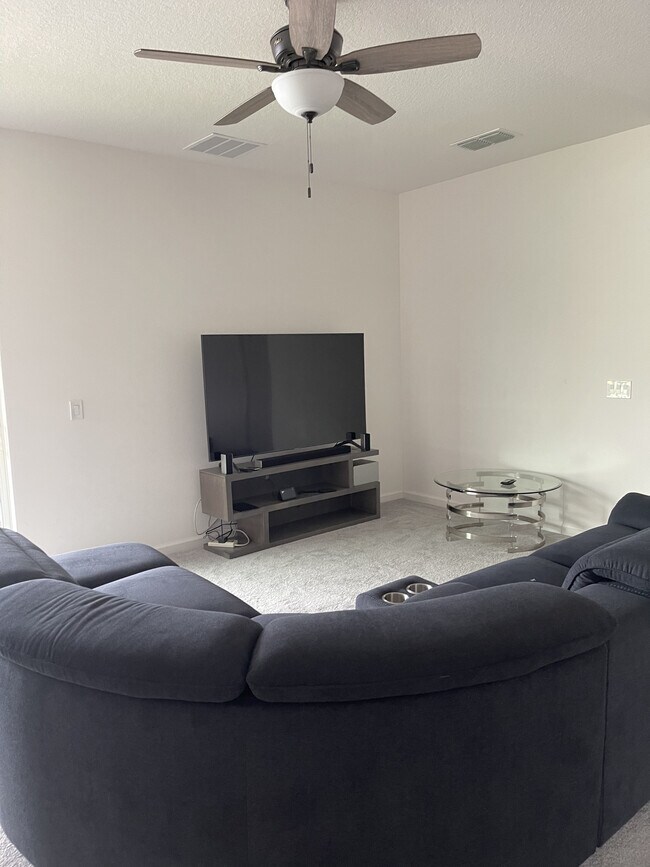 Foto del edificio - 1328 Yorkdale Rd