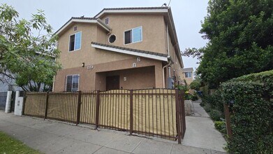 Building Photo - 6616 S Figueroa St