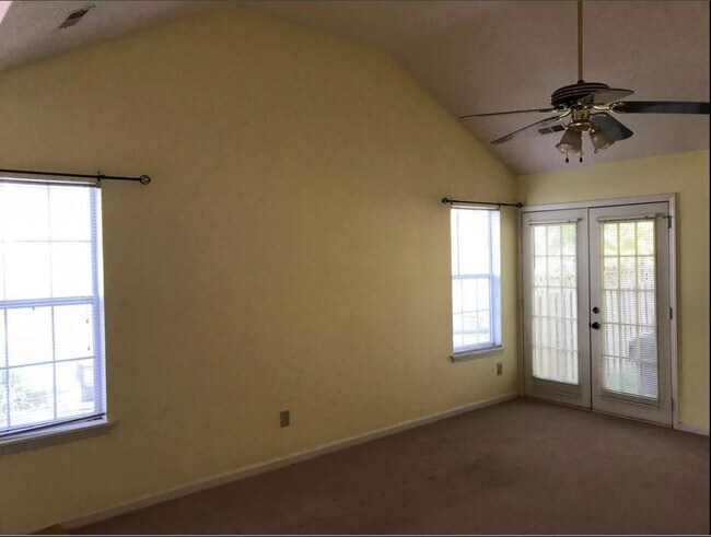 Foto del edificio - 8530 Lockerbie Ln, Charlotte, NC 28215