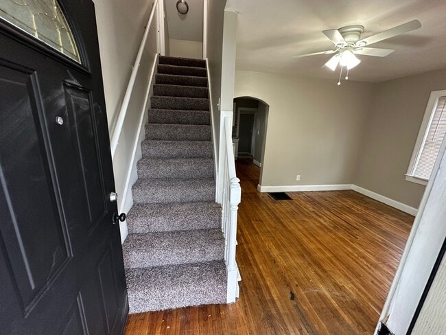 Building Photo - 1224 Weller Ave