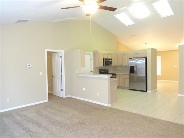 Foto del edificio - 1402 SW Patricia Avenue