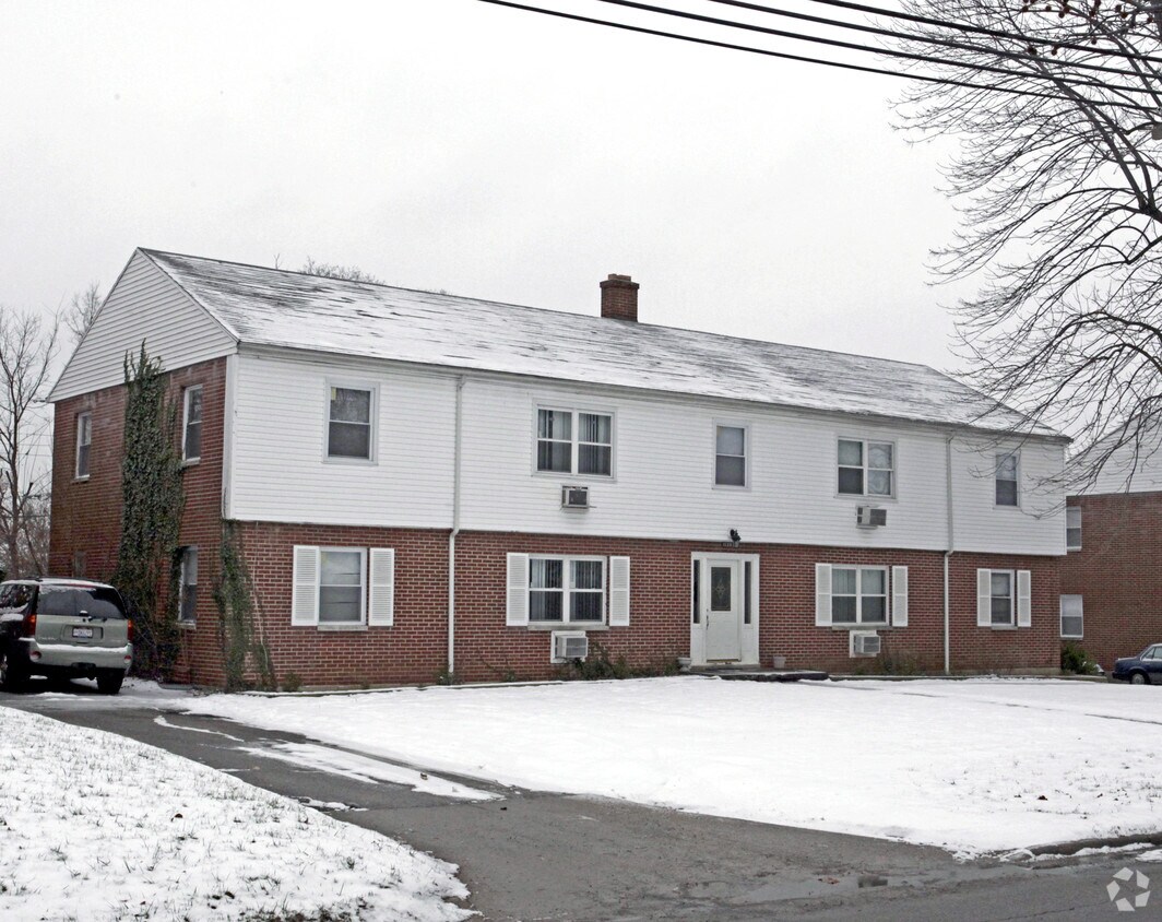 Foto principal - 1120 W Hillcrest Ave