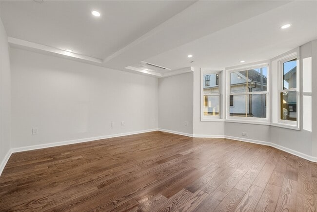 Building Photo - 1 School St