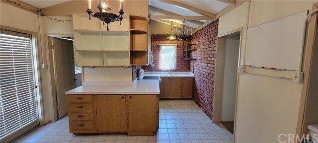 Foto del edificio - 73245 Paradise Ave