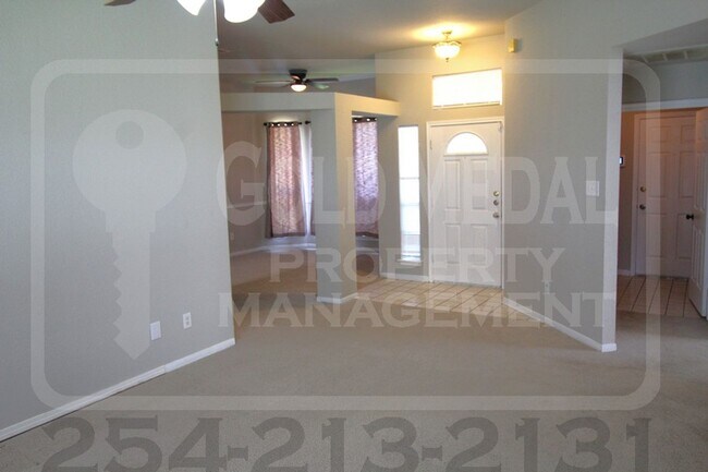 Building Photo - 302 James Loop