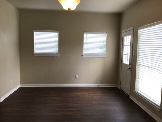 Building Photo - 13470 Miller Ln